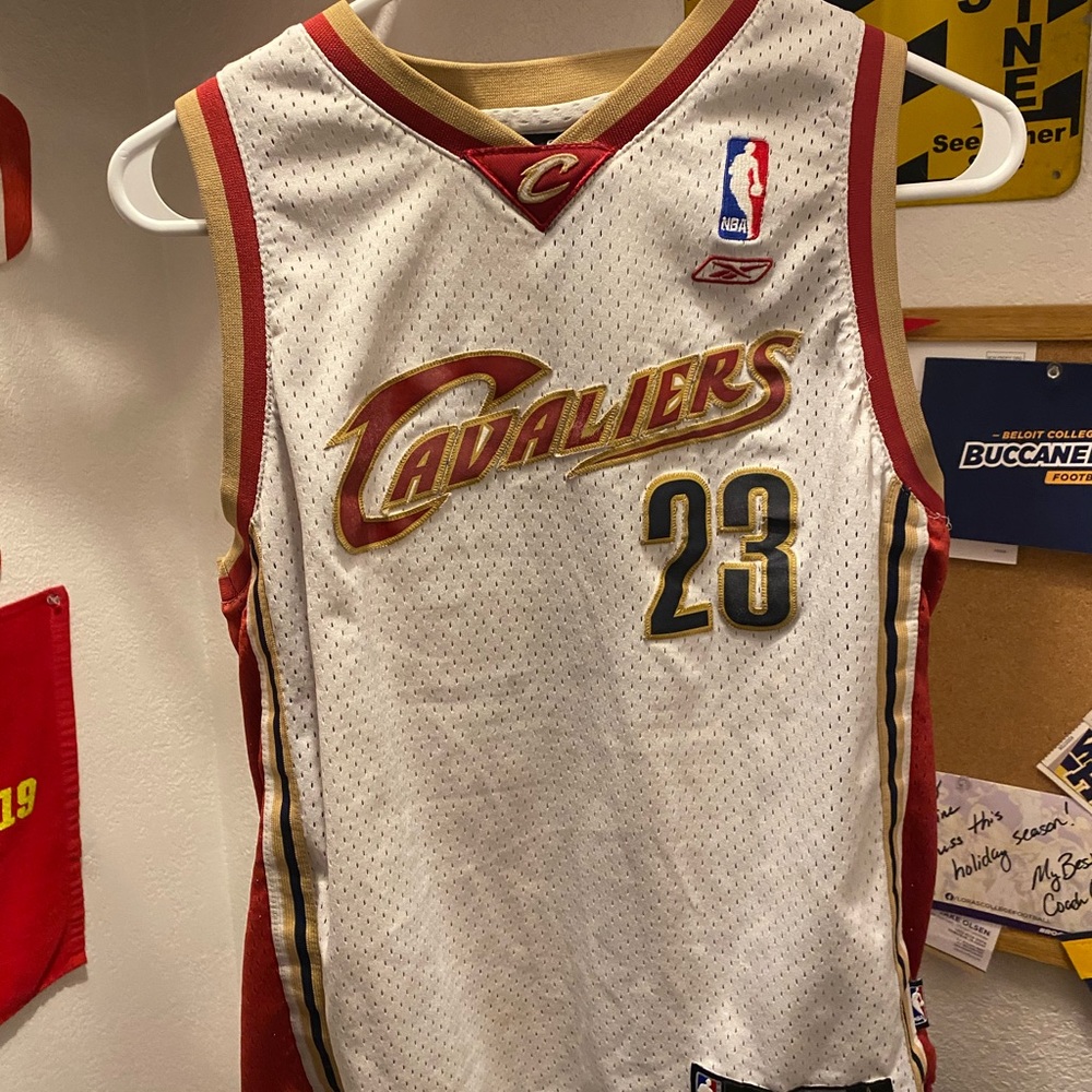 Vintage Lebron James Cleveland Cavaliers Jersey